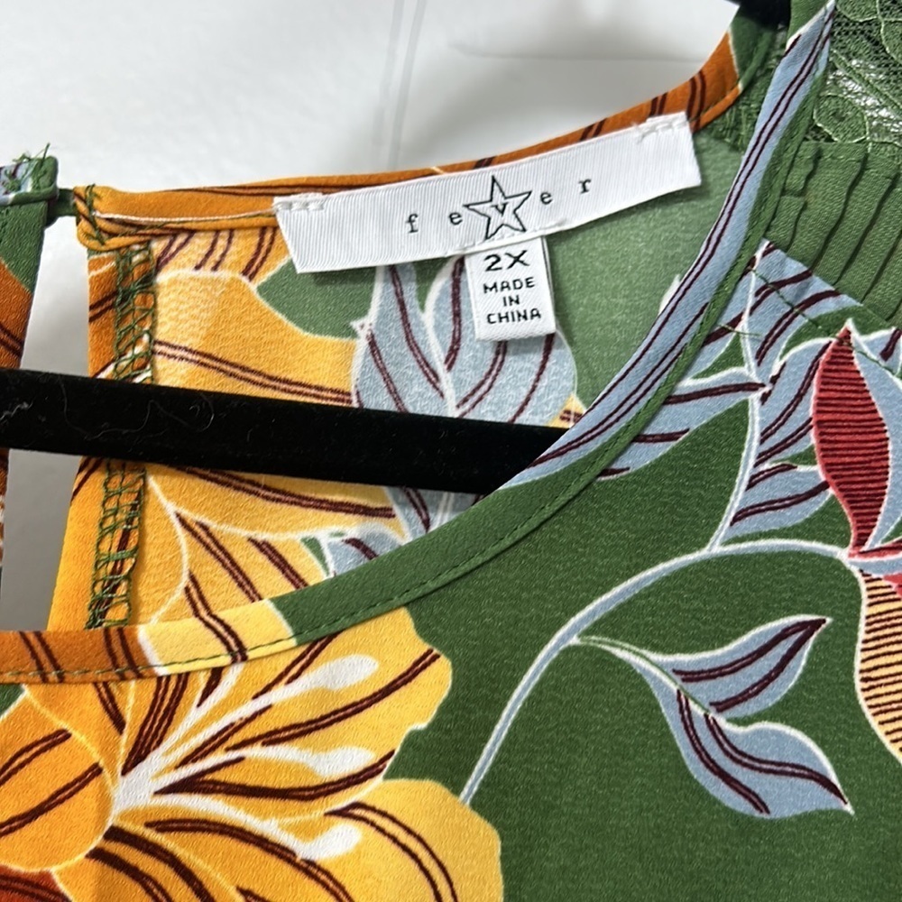 Fever Green Floral Blouse 2X Lace Sleeve Detail Boho Fall Top NWT - Picture 4 of 8